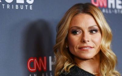Kelly Ripa Plastic Surgery - Everything You Need to Know!